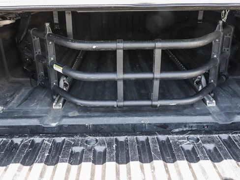 Used 2018 Nissan Frontier SV w/ Value Truck Package RWD image 17