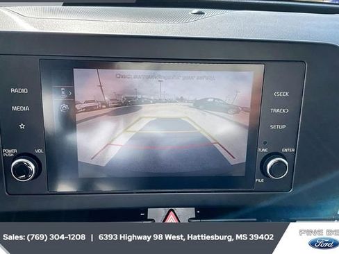 Used 2025 Kia Sportage LX image 15