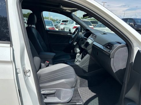 Certified 2023 Volkswagen Tiguan SE R-Line FWD image 43