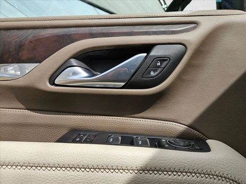 Used 2023 GMC Yukon XL Denali RWD image 28