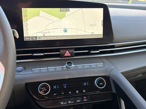 Certified 2024 Hyundai Elantra SEL image 9