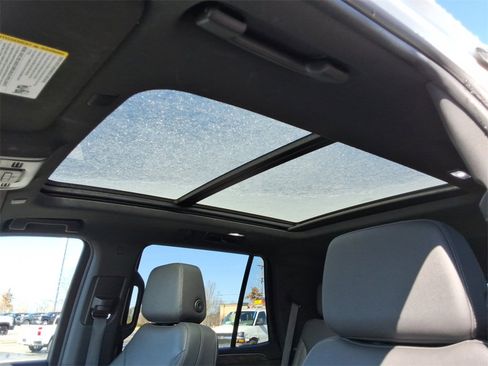 Certified 2024 Chevrolet Tahoe Z71 w/ Luxury Package image 27