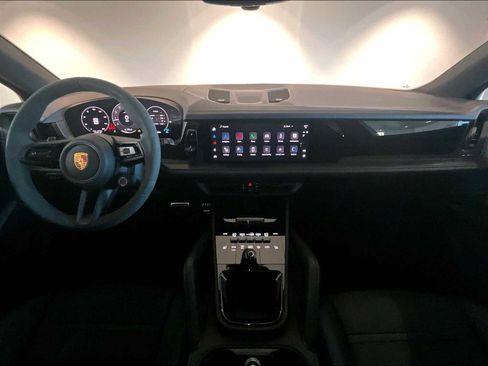 Used 2025 Porsche Cayenne GTS w/ Premium Package image 17