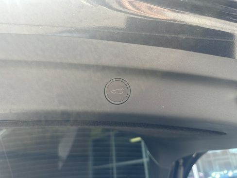 Used 2025 Tesla Model Y Long Range RWD image 38