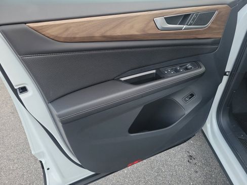 New 2026 Volkswagen Atlas SE FWD image 32