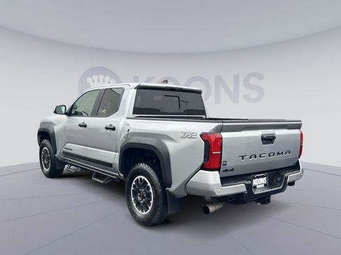 Used 2024 Toyota Tacoma TRD Off-Road w/ TRD Off Road Upgrade Package image 4