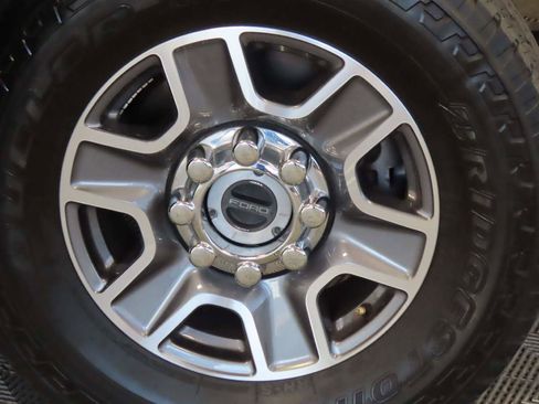 Used 2024 Ford F250 Lariat image 9