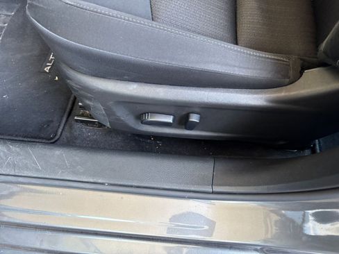 Used 2025 Nissan Altima 2.5 SV FWD image 22