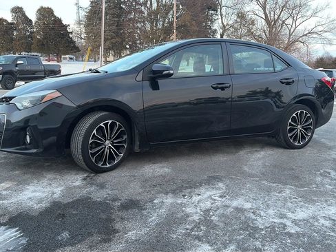Used 2016 Toyota Corolla S Premium image 2