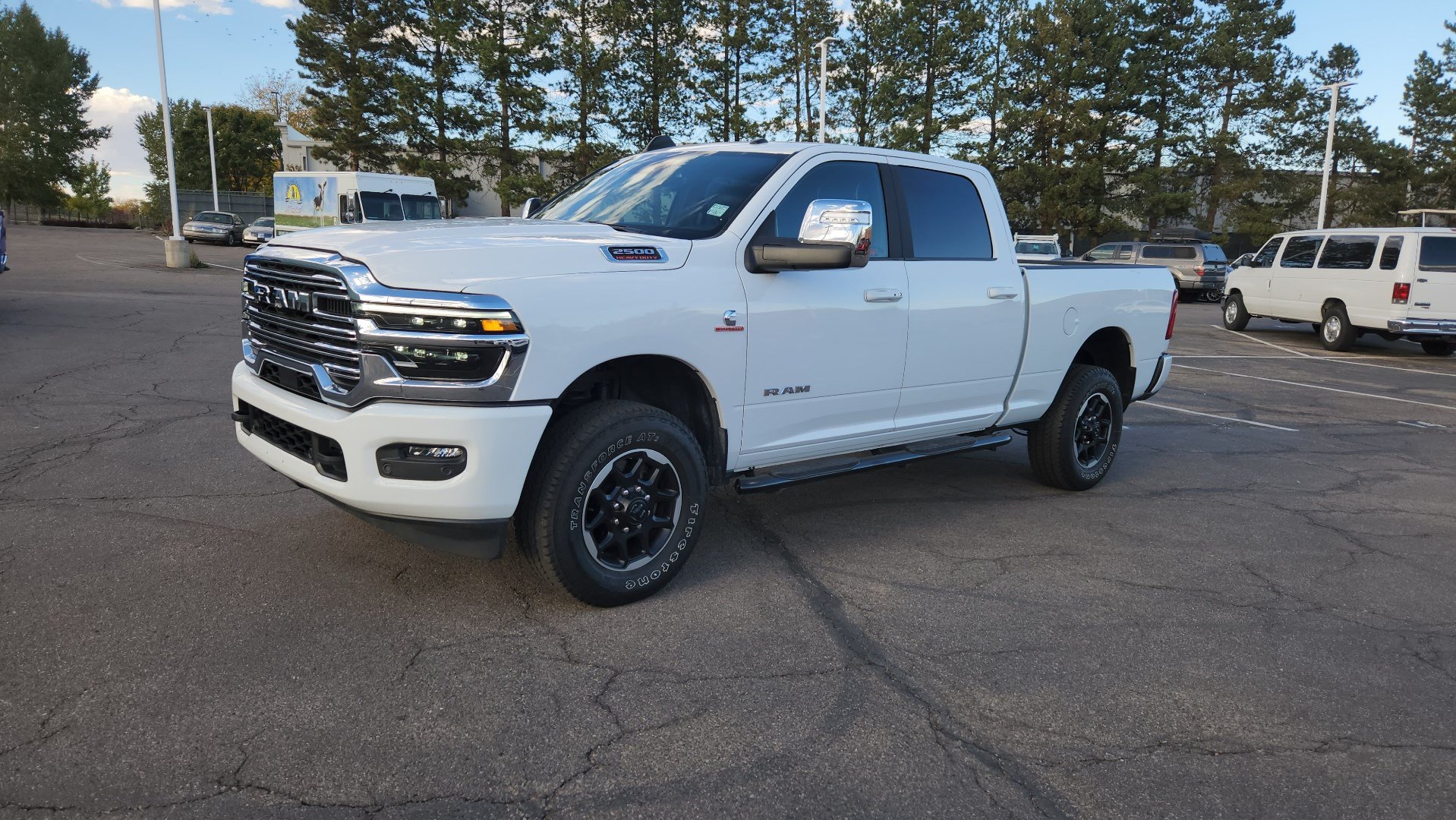 Used 2025 RAM 2500 Laramie AWD/4WD image 4