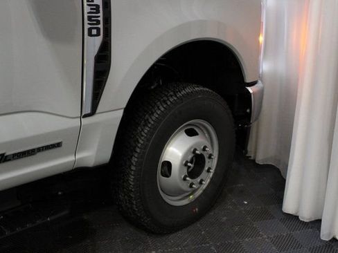 New 2026 Ford F350 XLT w/ XLT Premium Package image 25