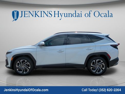Certified 2025 Hyundai Tucson Limited FWD image 6