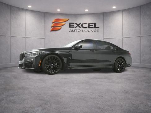 Used 2022 BMW 740i w/ M Sport Package RWD image 58