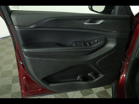Used 2023 Jeep Grand Cherokee Altitude AWD/4WD image 21