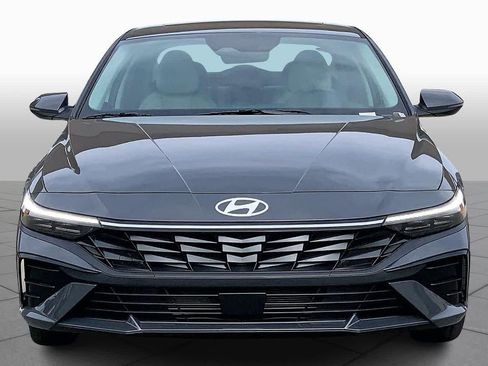 New 2026 Hyundai Elantra Limited FWD image 3