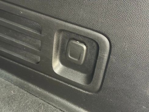 Used 2021 Chevrolet Traverse RS image 6