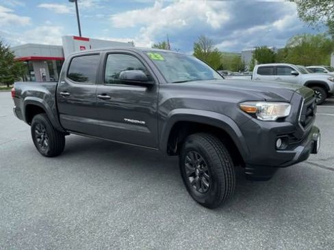 Certified 2023 Toyota Tacoma SR5 AWD/4WD image 2