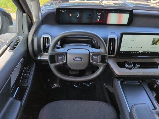 Used 2025 Ford Expedition Active RWD image 15