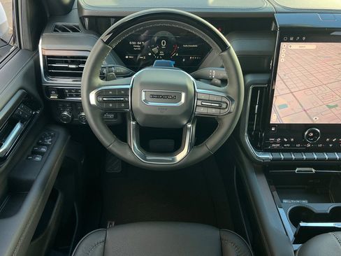 New 2026 GMC Yukon Denali w/ Denali Reserve Package AWD/4WD image 13