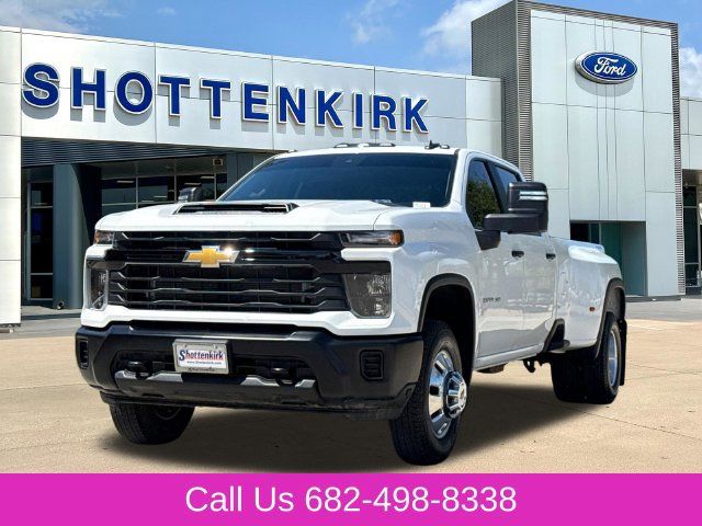 Used 2026 Chevrolet Silverado 3500 W/T AWD/4WD image 3