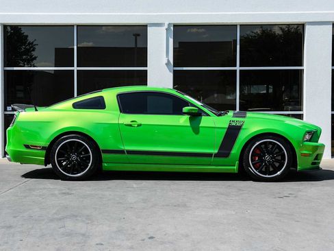 Used 2013 Ford Mustang Boss 302 w/ Boss 302 Accessory Pkg RWD image 8