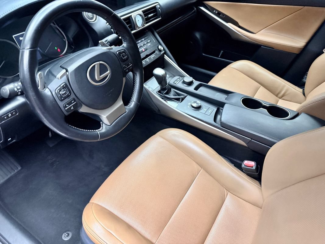 Used 2017 Lexus IS 300 AWD w/ Premium Package image 9