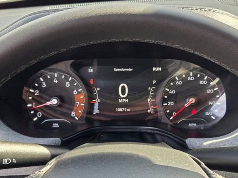 Used 2024 Jeep Compass Latitude image 30