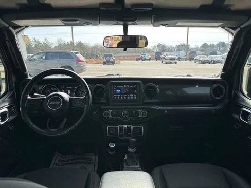 Certified 2022 Jeep Gladiator Sport AWD/4WD image 33