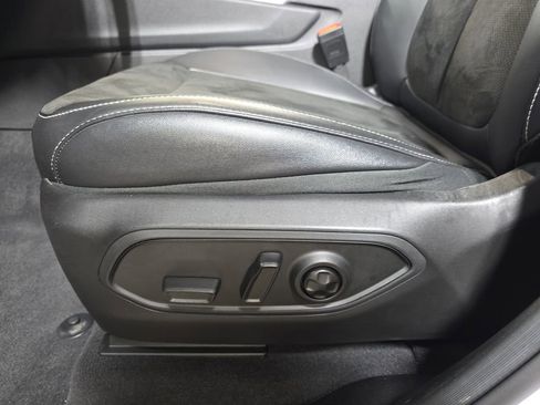 Used 2023 Jeep Grand Cherokee Altitude AWD/4WD image 27