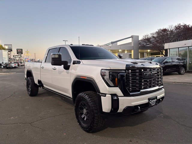 Used 2024 GMC Sierra 2500 Denali Ultimate AWD/4WD image 4