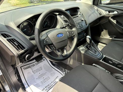 Used 2016 Ford Focus SE FWD image 9