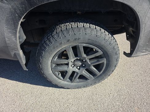 Used 2023 Chevrolet Silverado 1500 Custom w/ LPO, Dark Essentials Package image 10