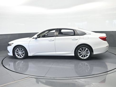 Used 2021 Honda Accord LX image 3