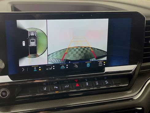 Used 2025 Chevrolet Silverado 2500 ZR2 image 15