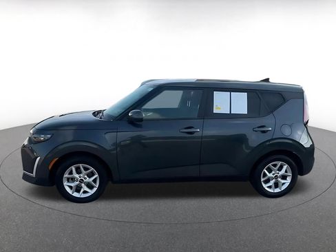 Used 2025 Kia Soul LX w/ LX Technology Package FWD image 9