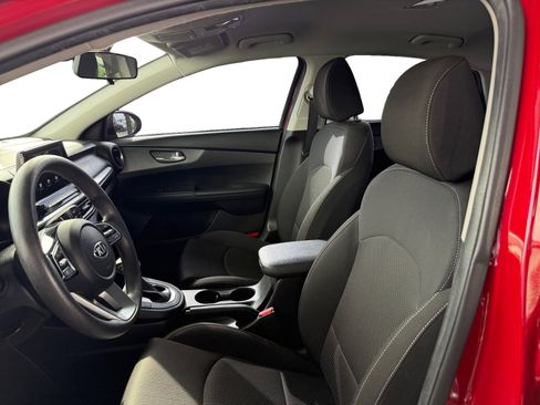 Used 2019 Kia Forte LXS image 10