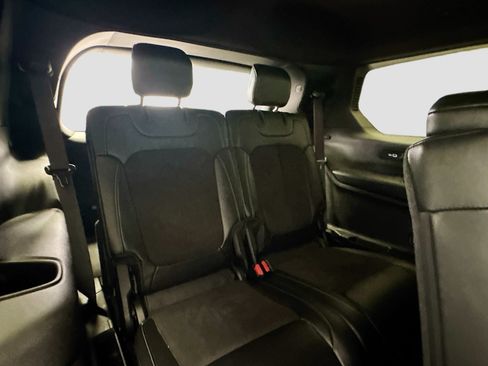 Used 2023 Jeep Grand Cherokee L Laredo RWD image 19