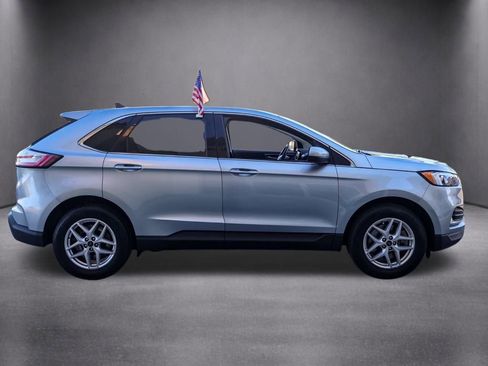 Used 2023 Ford Edge SEL image 3