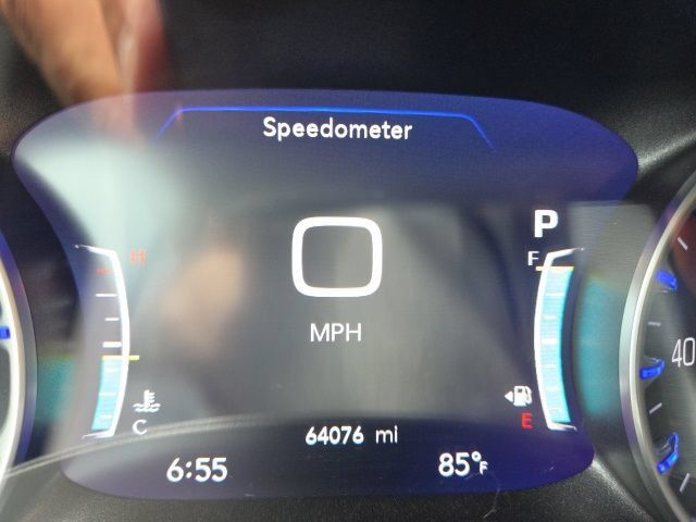Used 2023 Chrysler Pacifica Touring-L FWD image 45