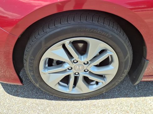 Used 2018 Honda Accord LX image 9