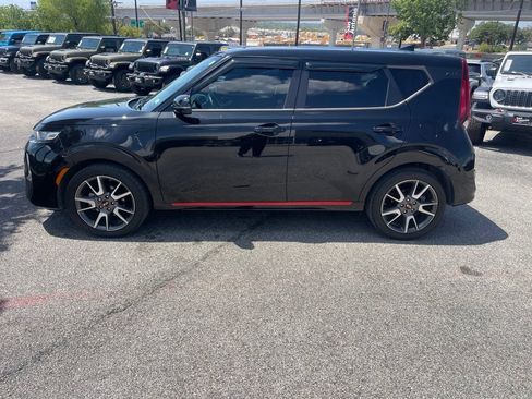 Used 2021 Kia Soul GT-Line FWD image 3