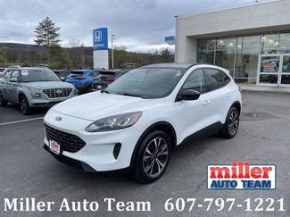 Used 2022 Ford Escape SE w/ SE Sport Appearance Package AWD/4WD video 1