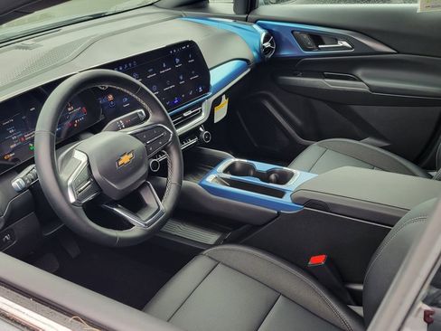 Used 2026 Chevrolet Equinox EV LT image 3