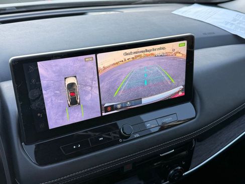 Certified 2024 Nissan Rogue Platinum image 29