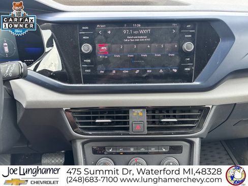 Used 2022 Volkswagen Taos SE w/ Panoramic Sunroof Package AWD/4WD image 15