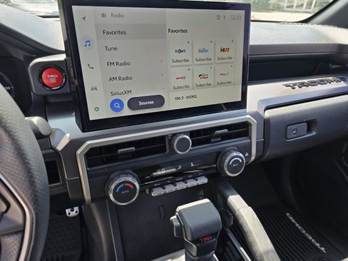Certified 2025 Toyota Tacoma TRD Sport image 20