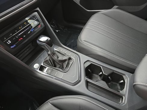 Certified 2023 Volkswagen Tiguan SE w/ Panoramic Sunroof Package image 25