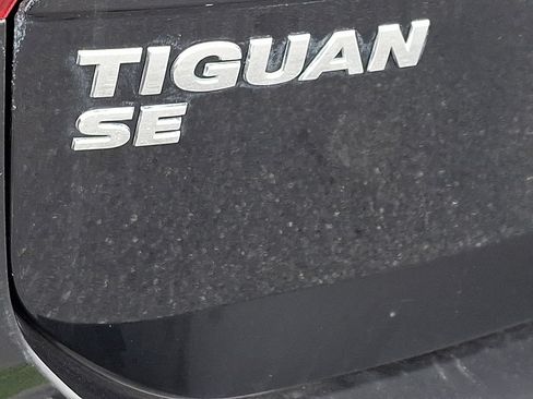 Used 2021 Volkswagen Tiguan SE AWD/4WD image 21