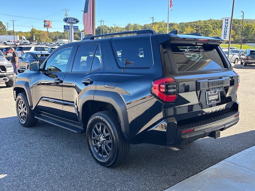 Used 2025 Toyota 4Runner SR5 AWD/4WD image 2
