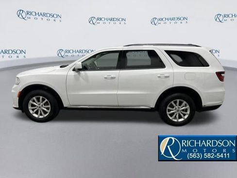 Used 2022 Dodge Durango SXT image 2